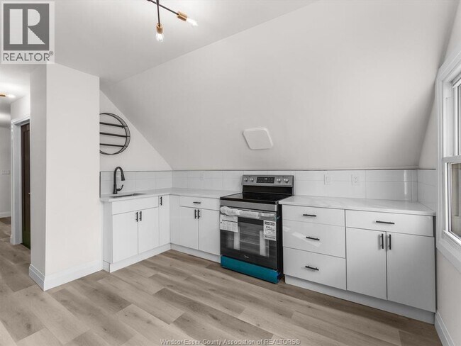 1067 Drouillard Dr in Windsor, ON - Building Photo - Building Photo