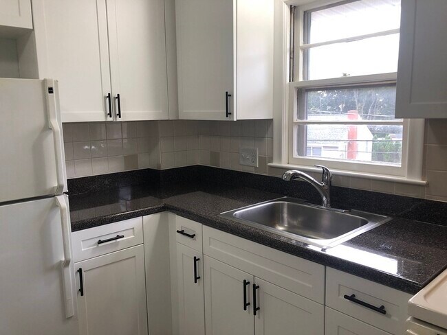 89 Trapelo Rd, Unit 27 in Waltham, MA - Building Photo - Building Photo