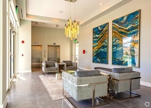 Columbus on Fifth in Miami, FL - Foto de edificio - Interior Photo