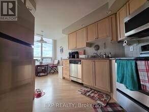 33 Cox Blvd in Markham, ON - Building Photo - Building Photo