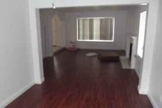 9428 Salt Water Ct in Las Vegas, NV - Building Photo - Building Photo