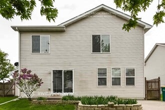 5907 Alpine Way in Plainfield, IL - Foto de edificio - Building Photo