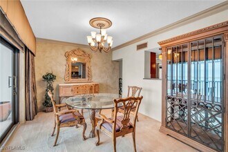 1920 Virginia Ave in Ft. Myers, FL - Foto de edificio - Building Photo