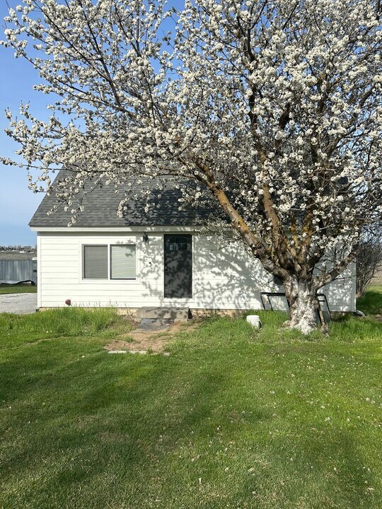 4 Rd N NE in Moses Lake, WA - Building Photo