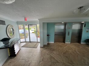 6400 NW 2nd Ave, Unit 323 in Boca Raton, FL - Building Photo - Building Photo