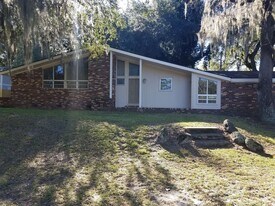 36 W South Lakeshore Dr in Lakeland, GA - Building Photo