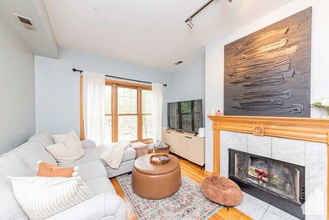 844 N Wood St in Chicago, IL - Building Photo - Building Photo