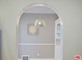 906 Croft Ave in West Hollywood, CA - Building Photo