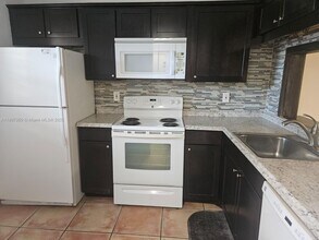 9101 NW 1st Ct in Pembroke Pines, FL - Building Photo - Building Photo