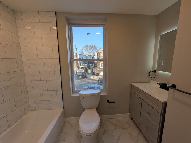 4250 Lancaster Ave, Unit A