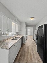 848 Rasco Rd W in Southaven, MS - Building Photo