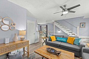 22 Moreno Point Rd in Destin, FL - Building Photo