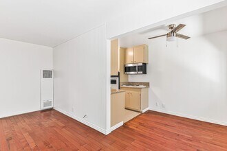 3525 2nd St, Unit 2 in Long Beach, CA - Building Photo - Building Photo