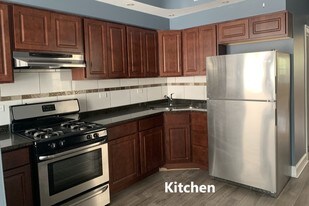 3705 W Montrose Ave, Unit 2nd Unit in Chicago, IL - Building Photo