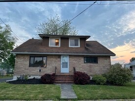 164 Helen St, Unit upper in Cheektowaga, NY - Building Photo