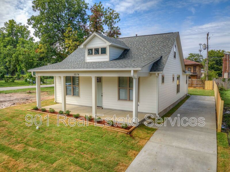 1074 Faxon Ave in Memphis, TN - Building Photo