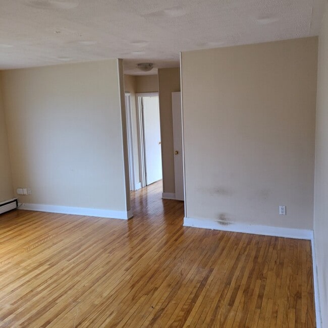 445 Covert St in Oromocto, NB - Building Photo - Building Photo
