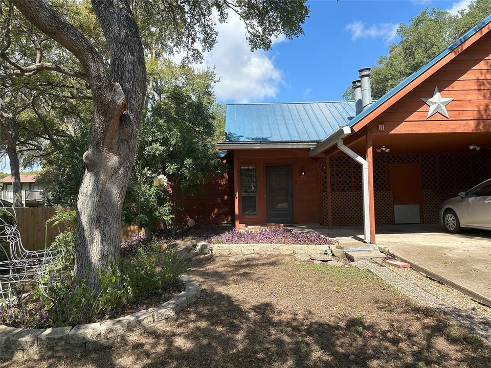 8100 Dowling Cove in Austin, TX - Building Photo