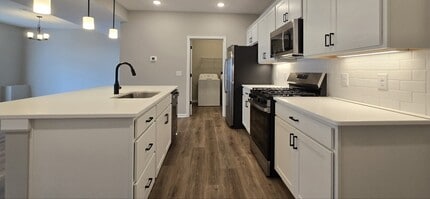 1218 Ayla Ave in Uniontown, OH - Building Photo - Building Photo