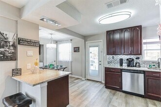 334 Freeman St in Mesquite, TX - Building Photo - Building Photo