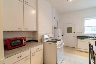 2 Sherman St in Cambridge, MA - Building Photo - Building Photo
