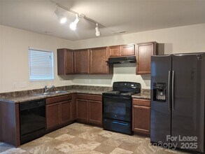 2040 E Park Dr in Lancaster, SC - Building Photo - Building Photo