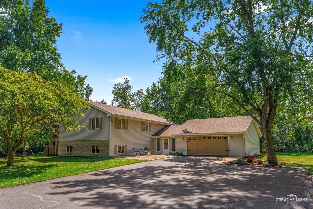 14917 Eastern Ave in Plainfield, IL - Building Photo