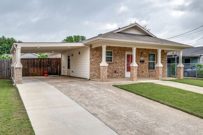 property at 2727 Choice St