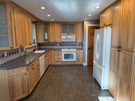 9272 Peach Blossom Dr in Sandy, UT - Building Photo