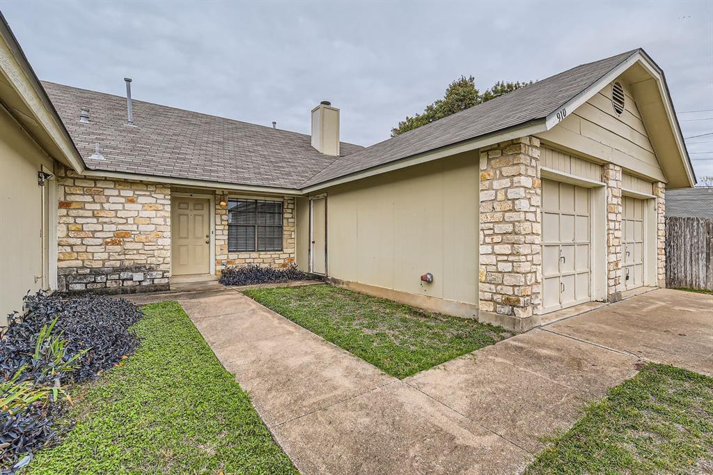 910 Woodlief Trail in Round Rock, TX - Foto de edificio