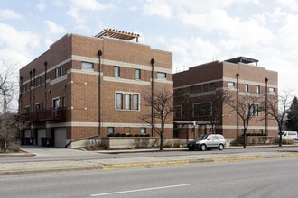 6535 Lincoln Ave in Lincolnwood, IL - Foto de edificio - Building Photo