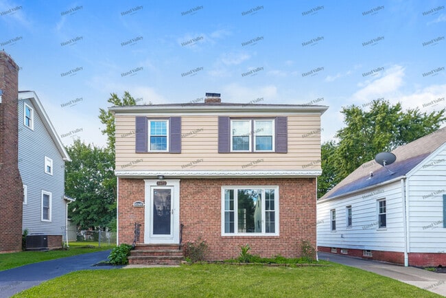 3872 Grosvenor Rd