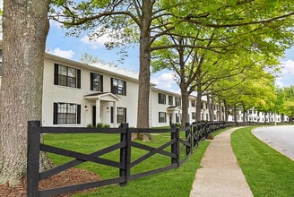 The Colony at the Oaks in Lexington, KY - Foto de edificio - Building Photo