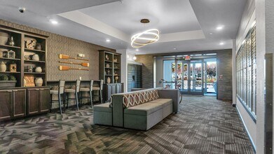 Overlook on the Creek in Minnetonka, MN - Building Photo - Building Photo