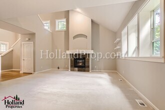 2305 Tannler Dr in West Linn, OR - Building Photo - Building Photo