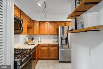 4503 Fillingame Dr in Chantilly, VA - Building Photo - Building Photo