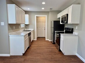 5413 Link Ave in Austin, TX - Foto de edificio - Building Photo