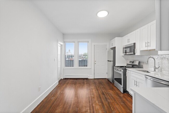 28A Story St, Unit 1 in Boston, MA - Foto de edificio - Building Photo