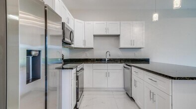 4864 Golfview Blvd in Lehigh Acres, FL - Building Photo - Building Photo