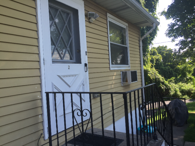 1067 Catasauqua Rd-Unit -Apartment 2 in Allentown, PA - Building Photo - Building Photo
