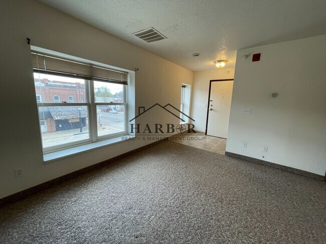 146 S Broadway Ave in Spring Valley, MN - Building Photo - Building Photo