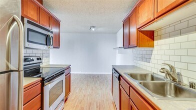750 N 143rd St in Seattle, WA - Foto de edificio - Building Photo