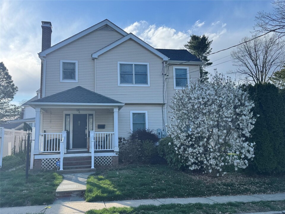4 Linda Ave in White Plains, NY - Foto de edificio