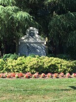 7752 Willow Point Dr, Unit 7752 in Falls Church, VA - Building Photo