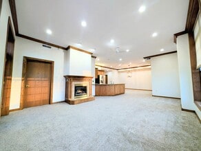 700 Main St in Pella, IA - Building Photo - Building Photo