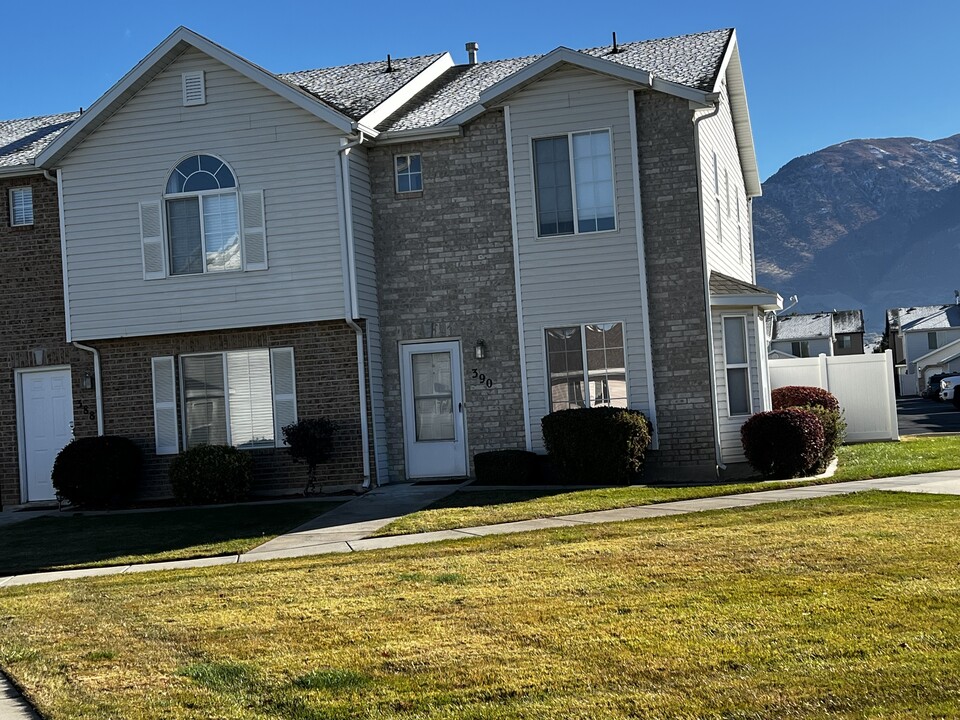 390 W 1925 N in Harrisville, UT - Building Photo