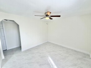 618 6th Ave in Marco Island, FL - Building Photo - Building Photo