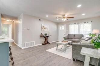 1909 Balla Way in Grand Prairie, TX - Building Photo - Building Photo