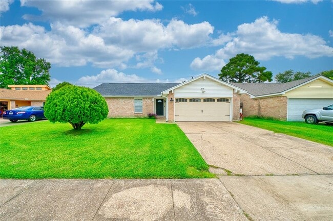 property at 1323 Oakengates Dr