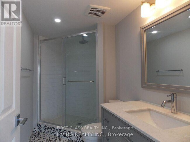 7 Concorde Pl in Toronto, ON - Building Photo - Building Photo